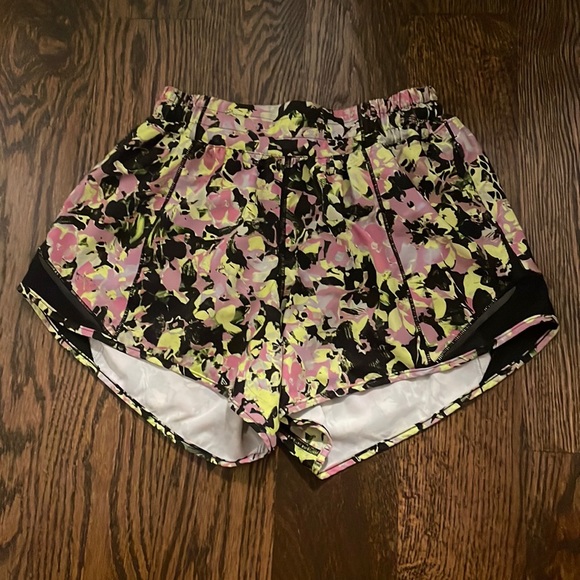 lululemon athletica Pants - Lululemon shorty Hot Shorts Floral